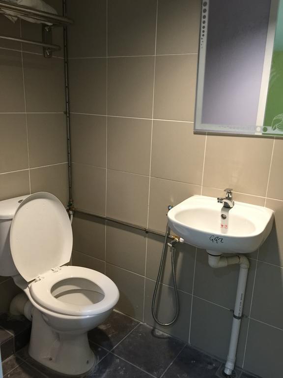 Miri Budget Inn Zimmer foto