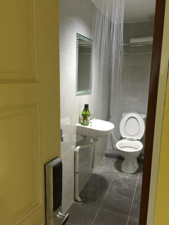 Miri Budget Inn Zimmer foto